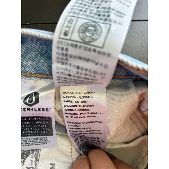 Levis Premium 501 High Rise Light Wash Distressed Denim Shorts Light Wash W24 - Picture 3 of 7